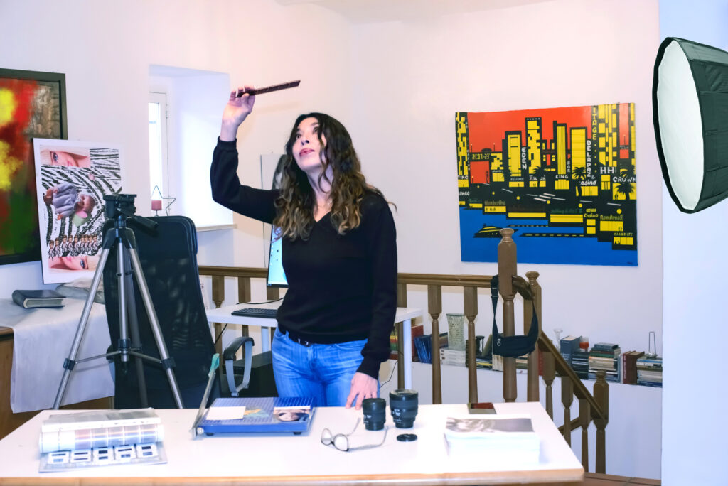 Alessandra Minotti in studio